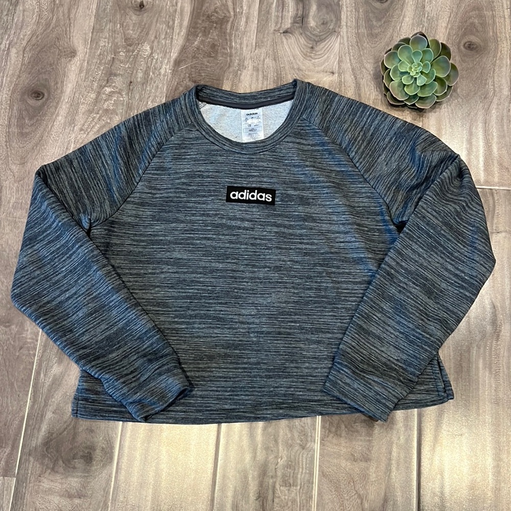 ADIDAS Cropped sweatshirt - like new - size L